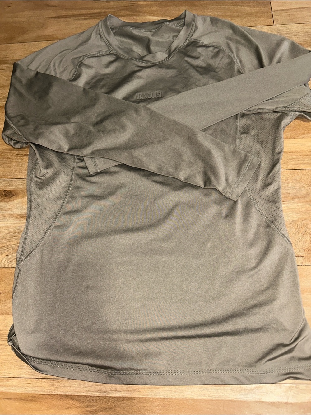 Vanquish Men's Long-Sleeve Performance Tee - Olive